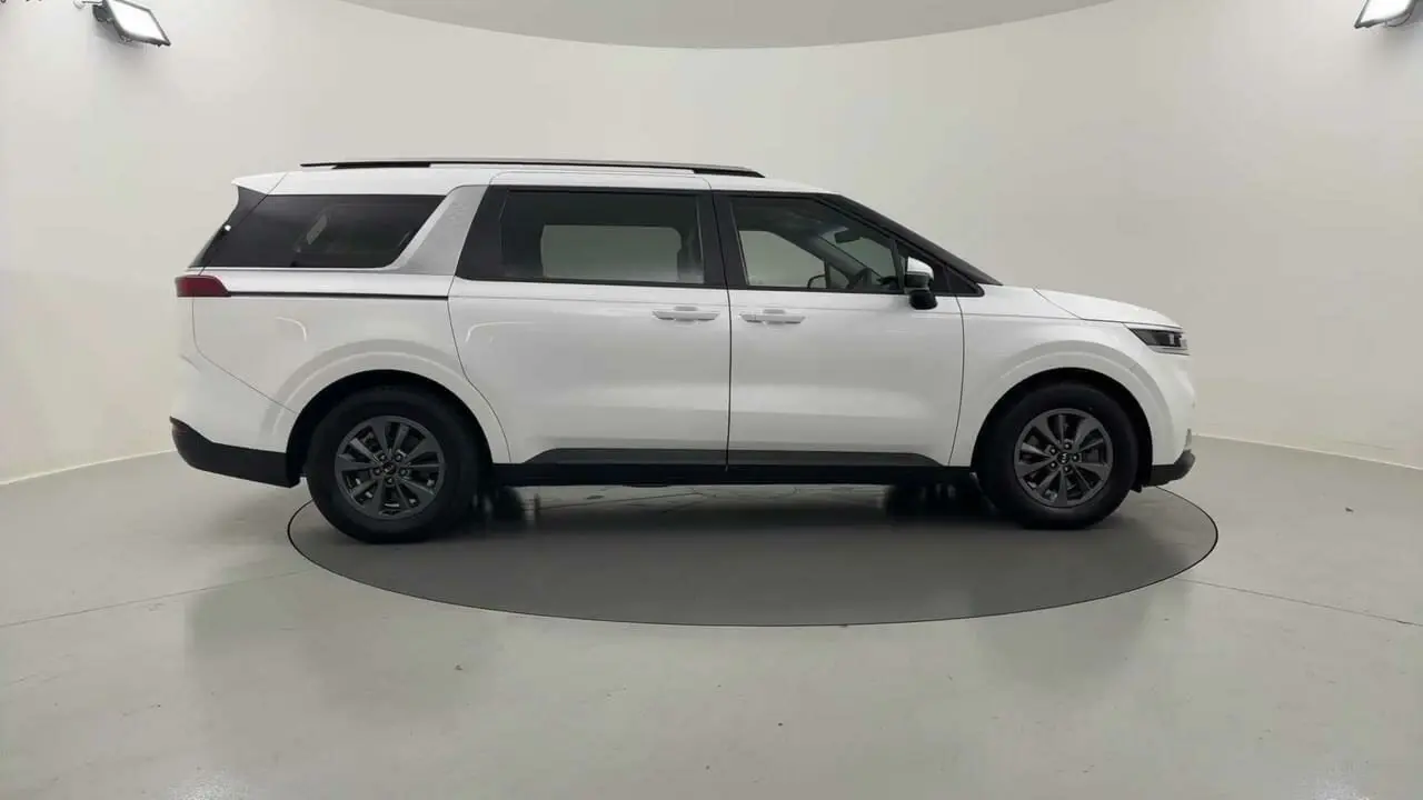 2020 Kia Carnival Gallery Image 6