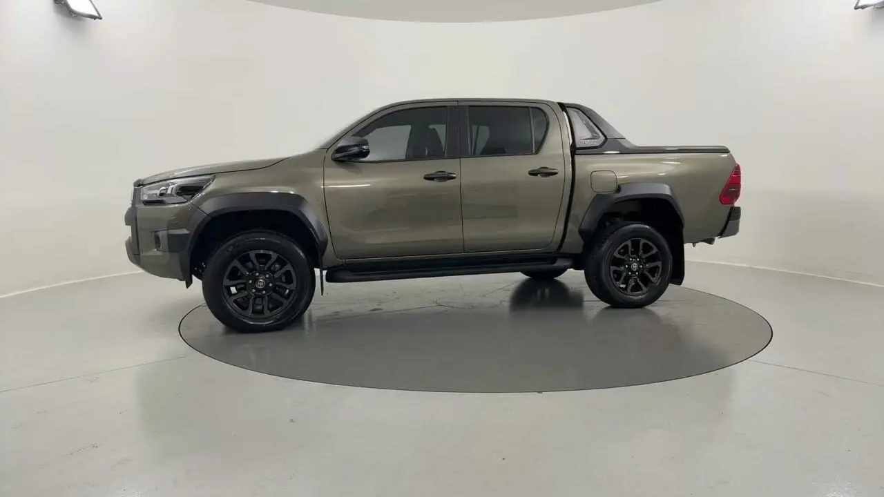 2023 Toyota Hilux Gallery Image 2