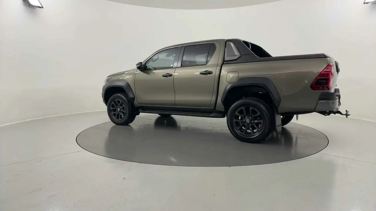 2023 Toyota Hilux Gallery Image 3
