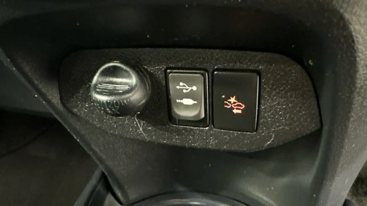 2018 Toyota Yaris Gallery Image 12