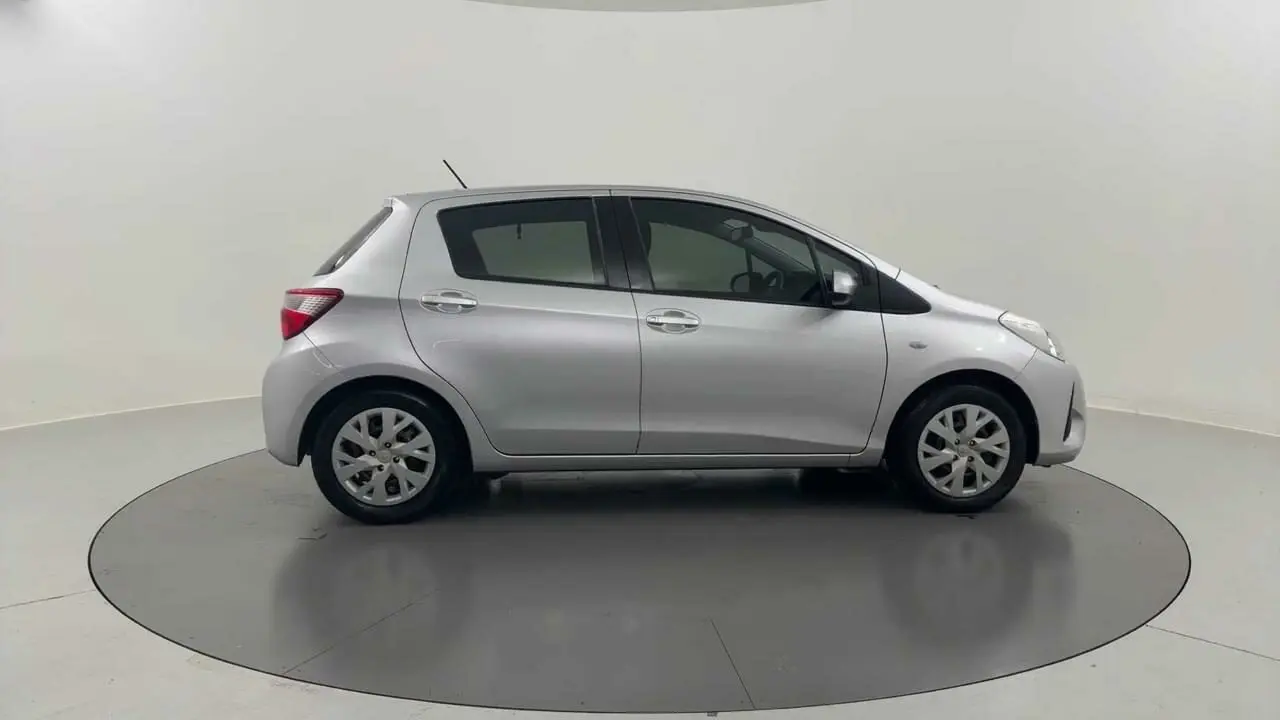 2018 Toyota Yaris Gallery Image 4