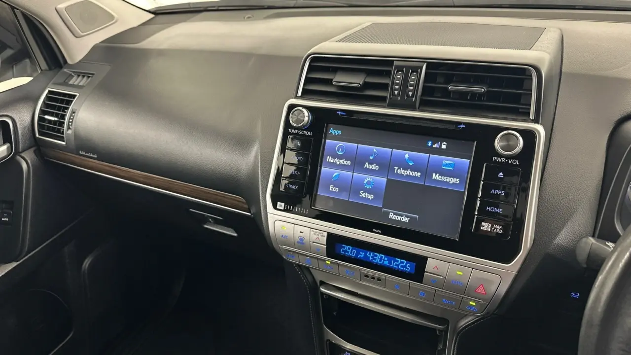 2019 Toyota Landcruiser Prado Gallery Image 11