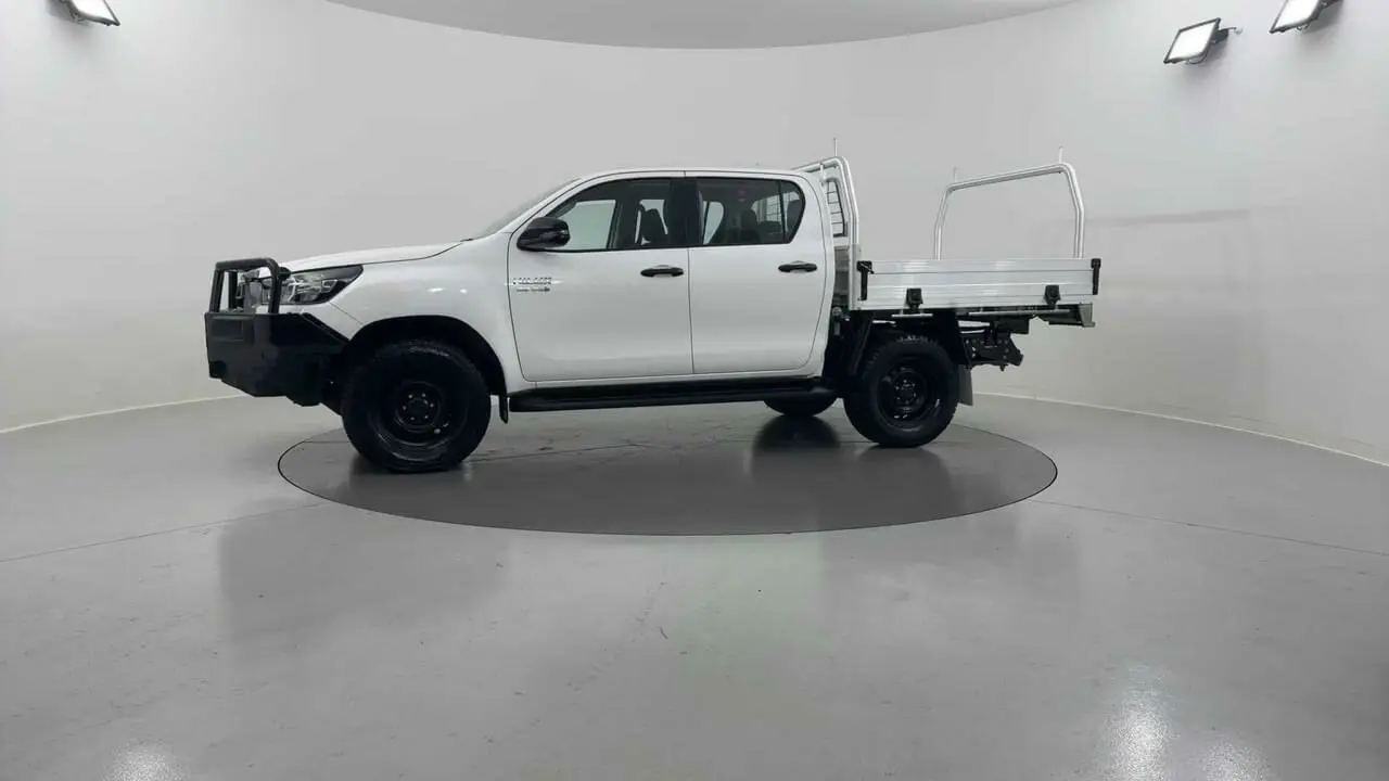 2022 Toyota Hilux Gallery Image 2