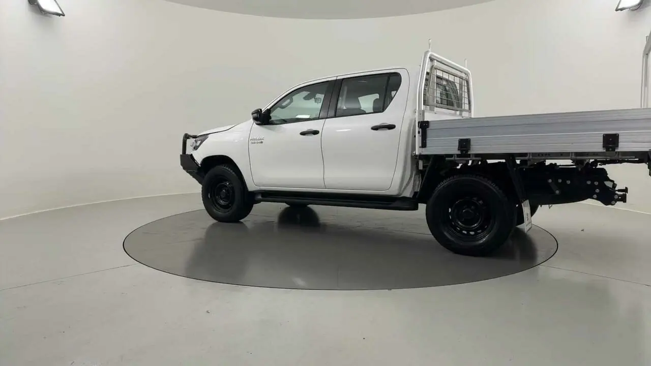2022 Toyota Hilux Gallery Image 3