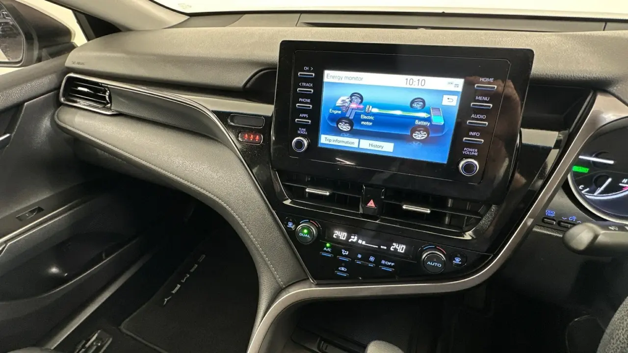 2021 Toyota Camry Gallery Image 12