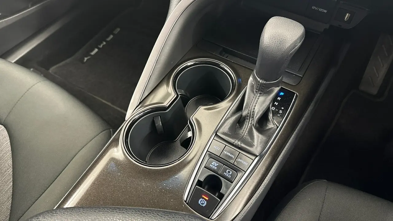 2021 Toyota Camry Gallery Image 13