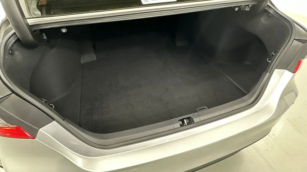 2021 Toyota Camry Gallery Image 18