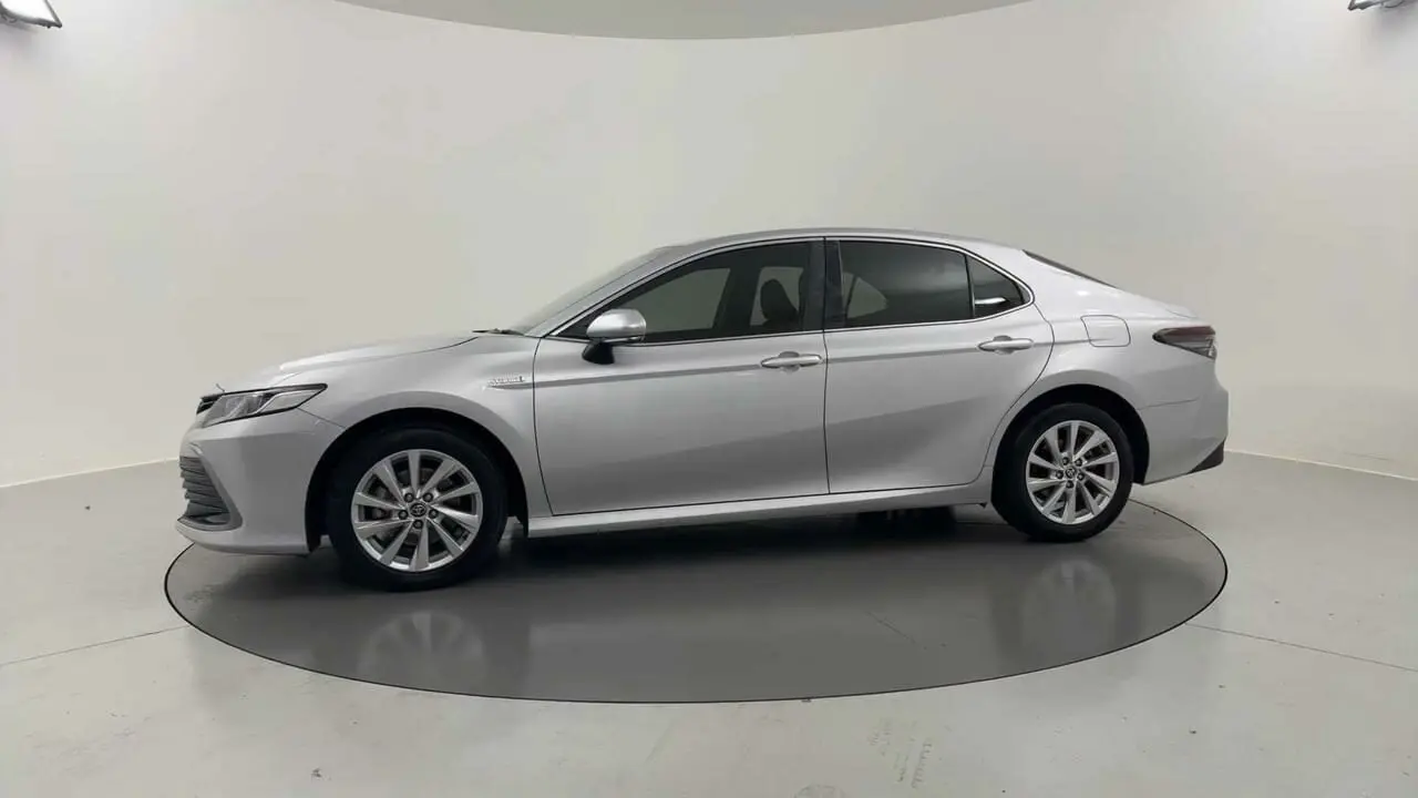 2021 Toyota Camry Gallery Image 2