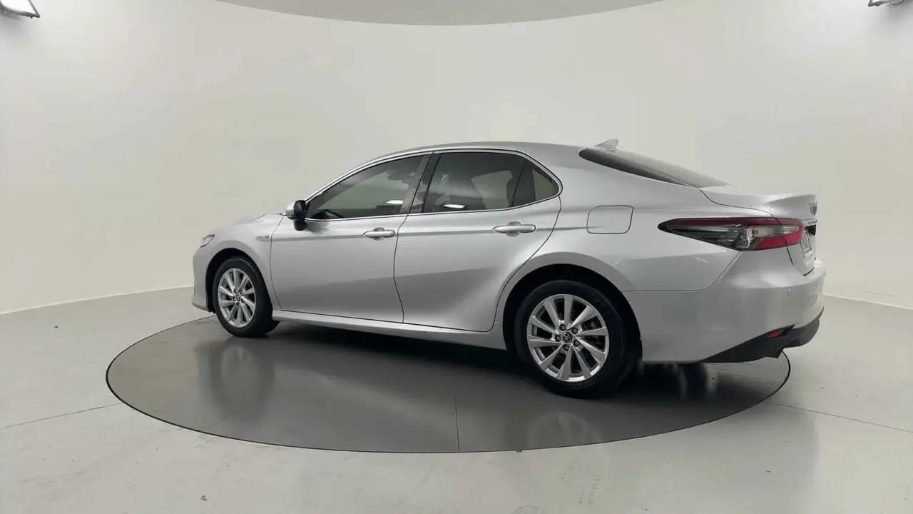 2021 Toyota Camry Gallery Image 3