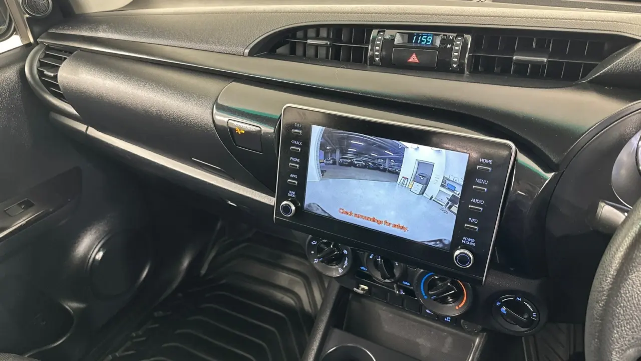 2021 Toyota Hilux Gallery Image 12