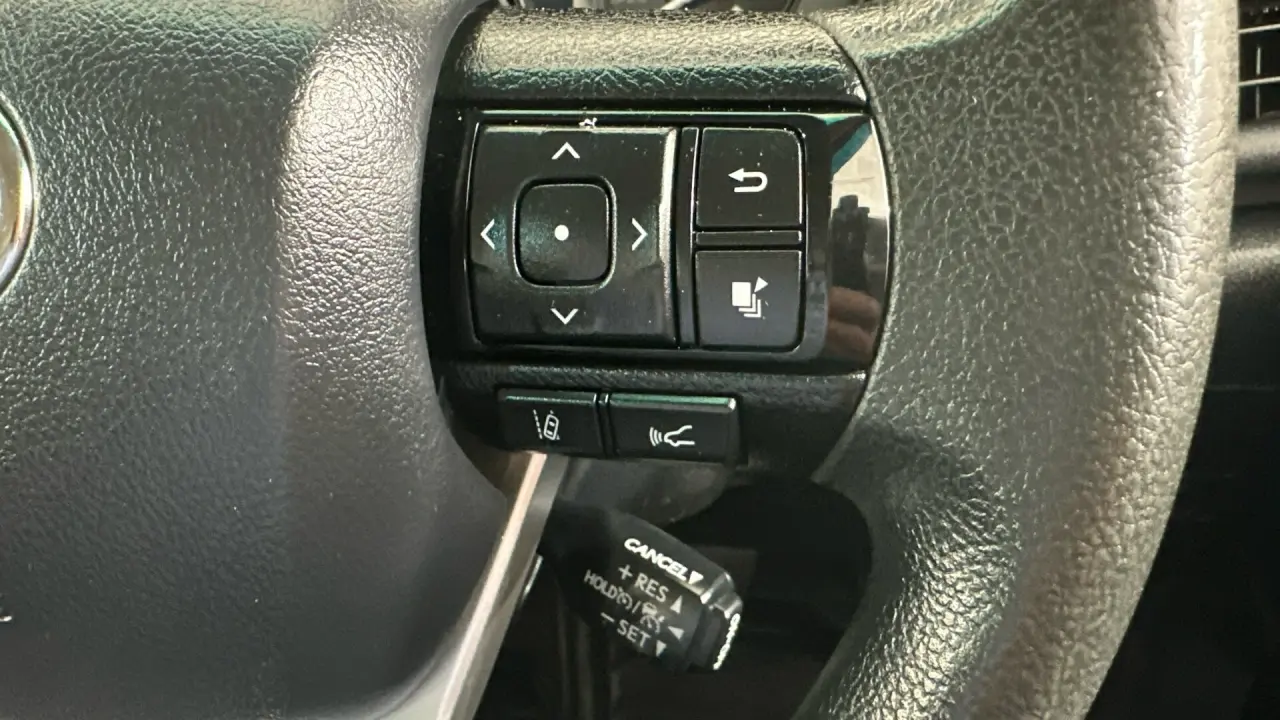 2021 Toyota Hilux Gallery Image 16