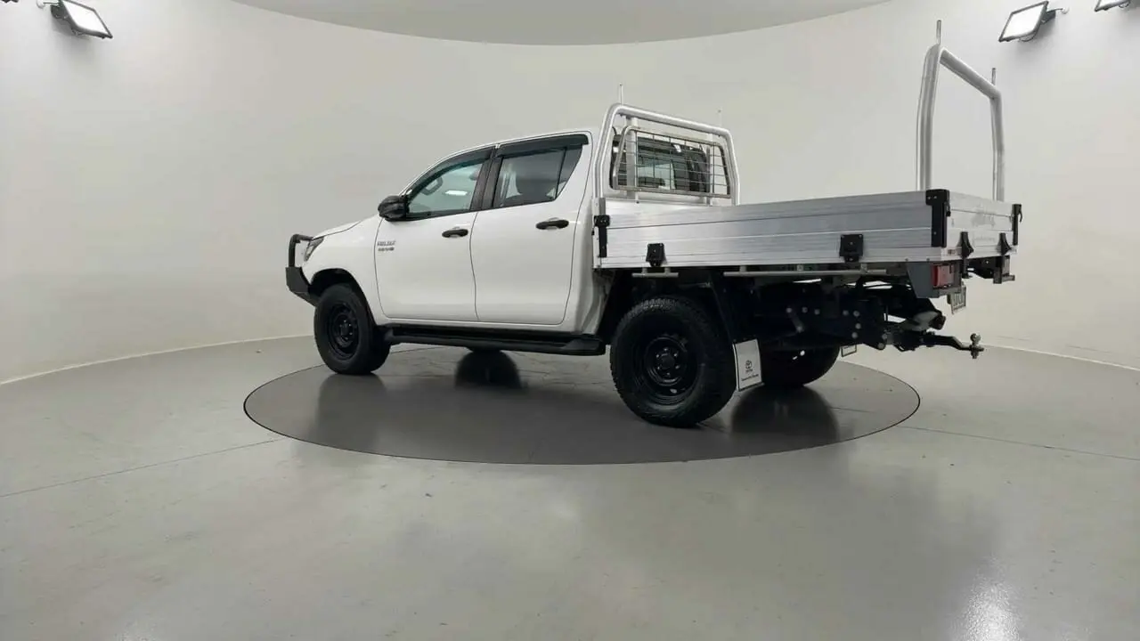 2021 Toyota Hilux Gallery Image 3
