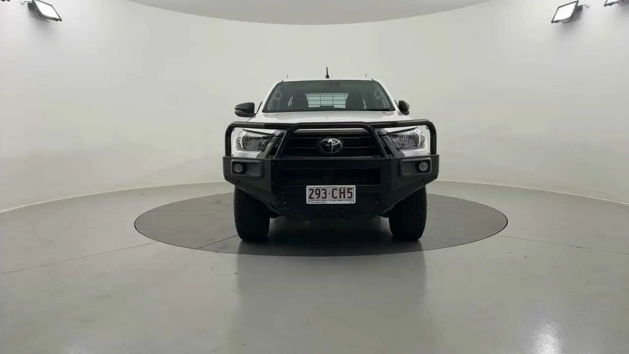 2021 Toyota Hilux Gallery Image 8
