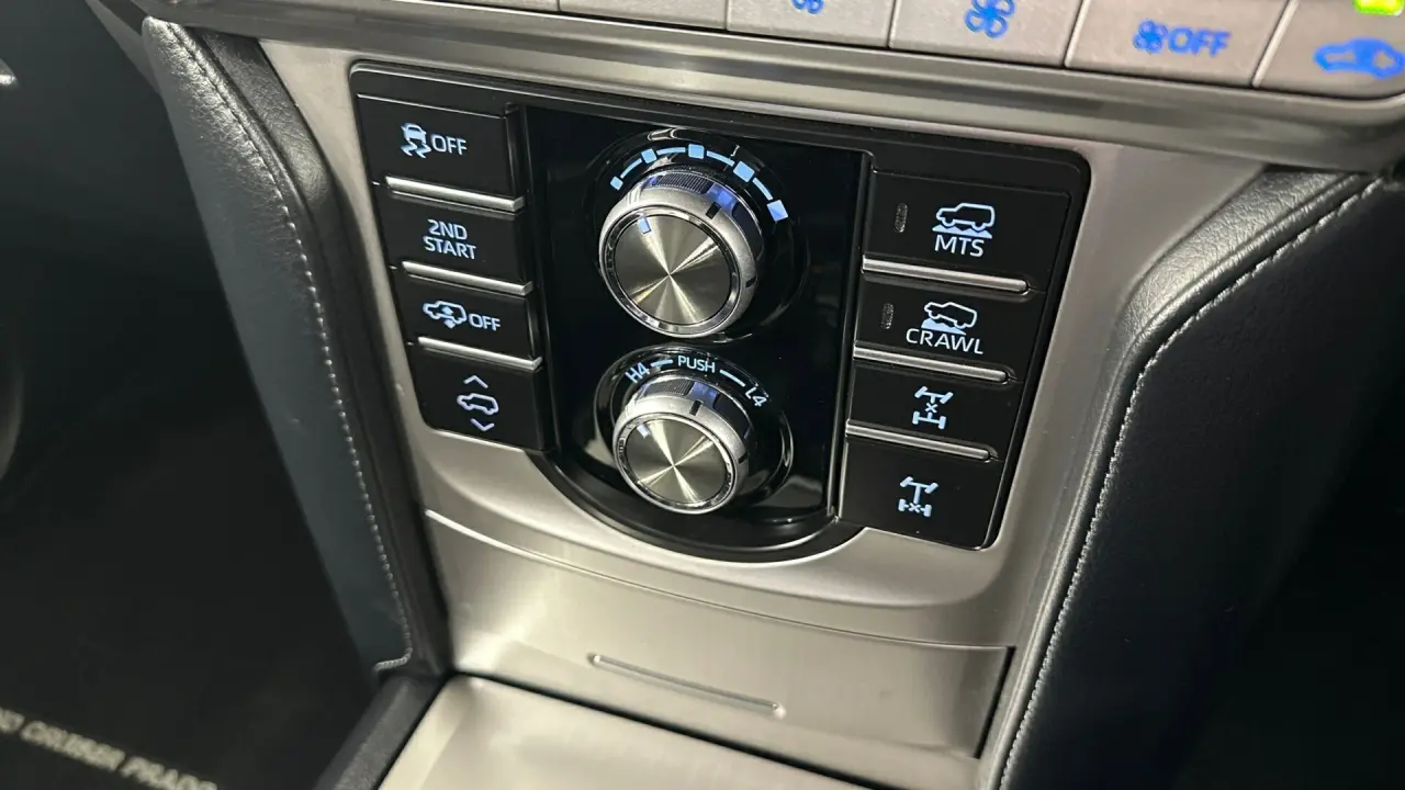 2023 Toyota Landcruiser Prado Gallery Image 13