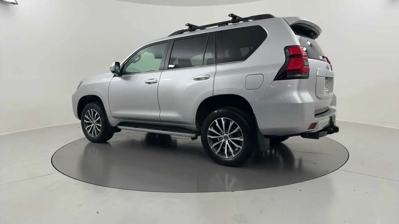 2023 Toyota Landcruiser Prado Gallery Image 3