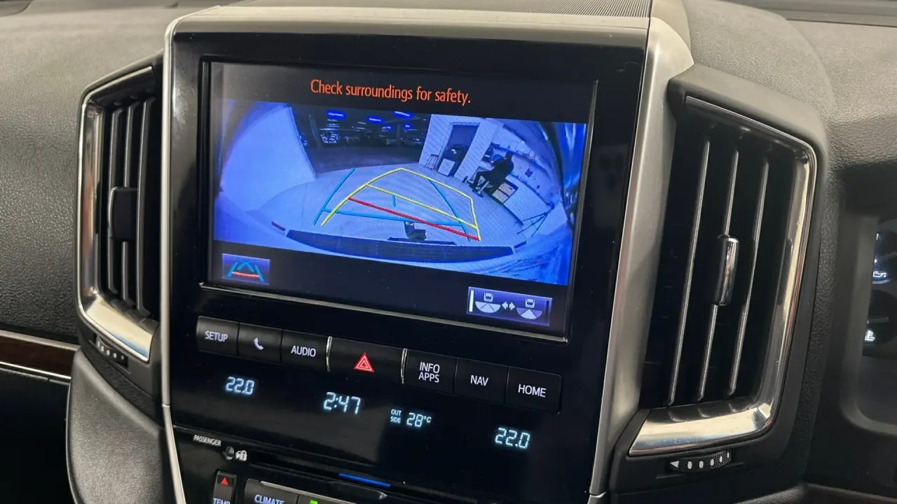 2019 Toyota Landcruiser Gallery Image 11