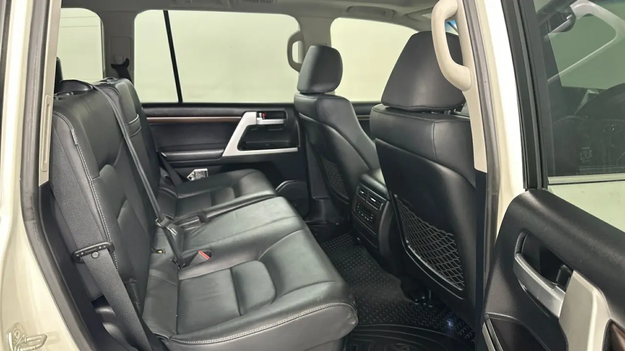 2019 Toyota Landcruiser Gallery Image 15