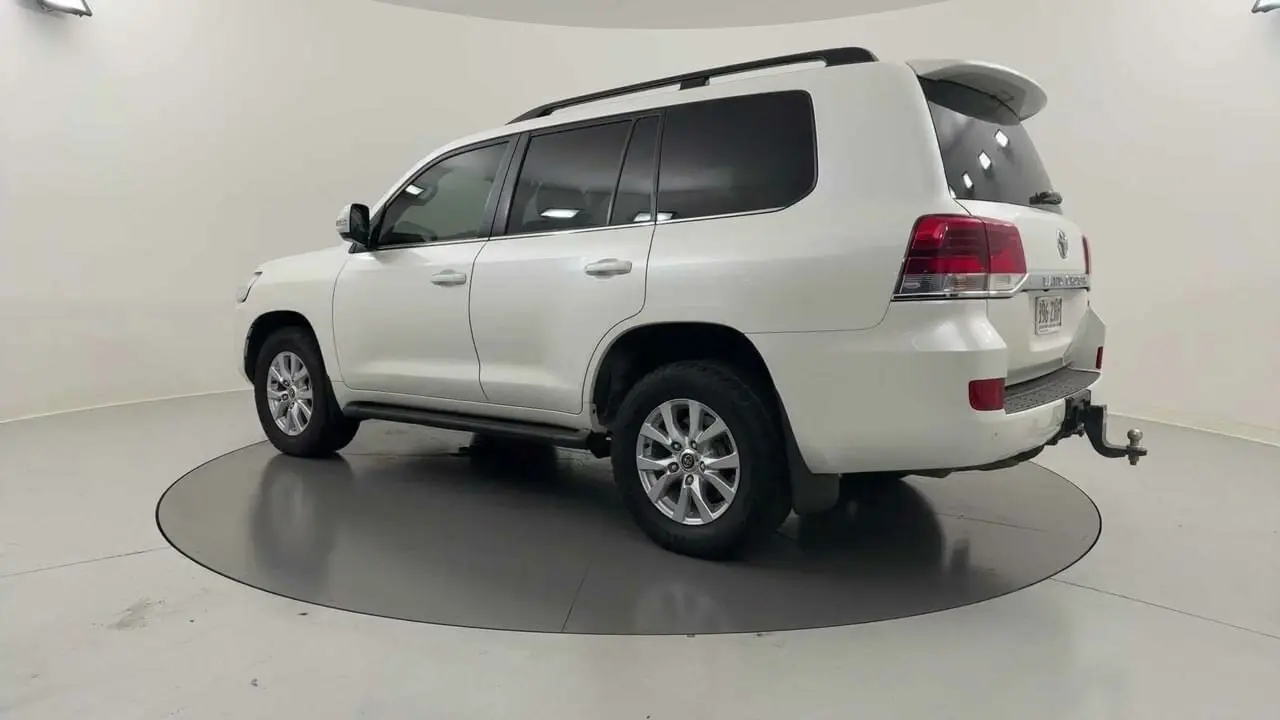 2019 Toyota Landcruiser Gallery Image 3