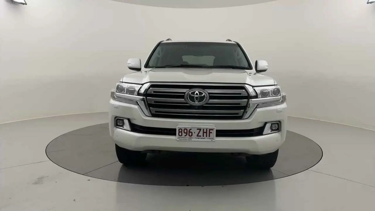 2019 Toyota Landcruiser Gallery Image 8