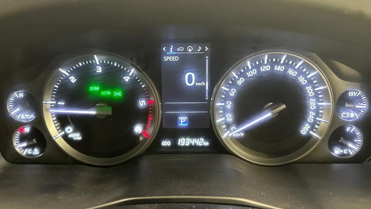 2019 Toyota Landcruiser Gallery Image 9