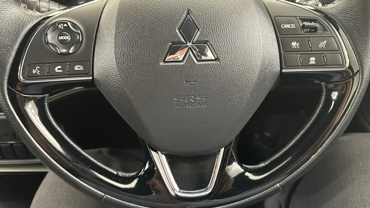 2021 Mitsubishi Outlander Gallery Image 11