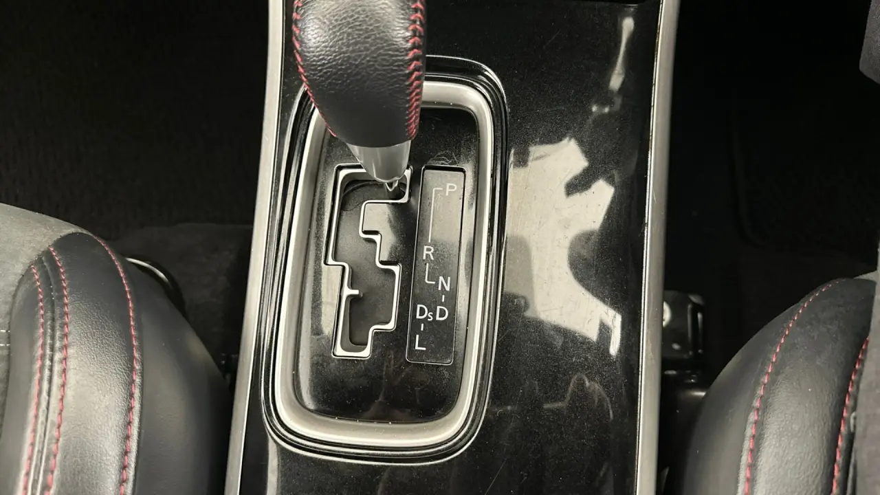 2021 Mitsubishi Outlander Gallery Image 12