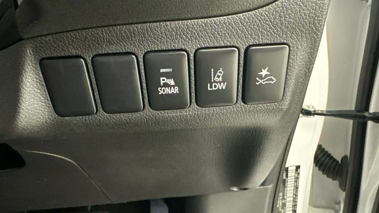 2021 Mitsubishi Outlander Gallery Image 17