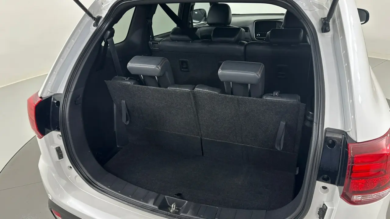 2021 Mitsubishi Outlander Gallery Image 20