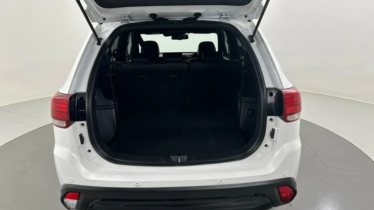 2021 Mitsubishi Outlander Gallery Image 21
