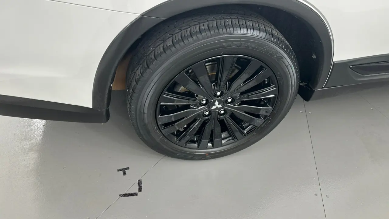 2021 Mitsubishi Outlander Gallery Image 22