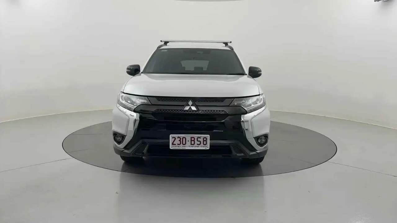 2021 Mitsubishi Outlander Gallery Image 8