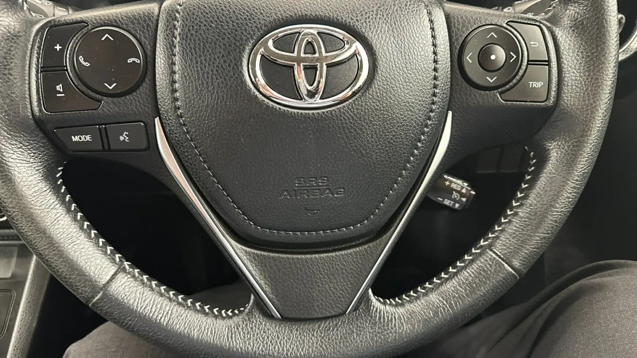 2017 Toyota Corolla Gallery Image 10
