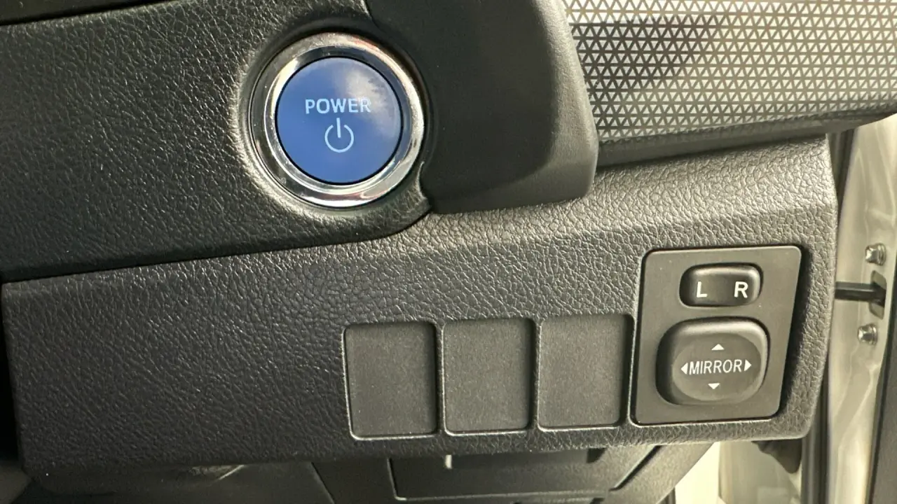 2017 Toyota Corolla Gallery Image 16