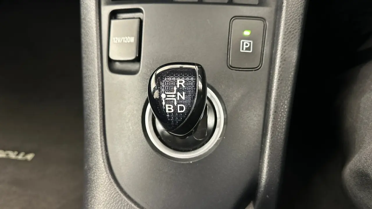 2017 Toyota Corolla Gallery Image 17
