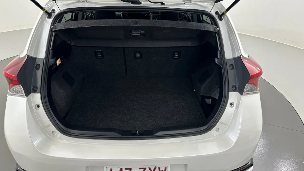 2017 Toyota Corolla Gallery Image 19