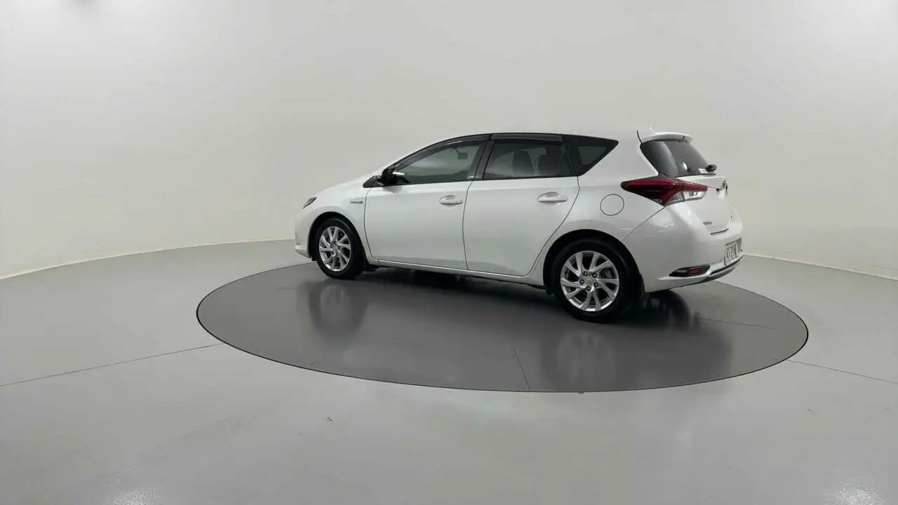2017 Toyota Corolla Gallery Image 3