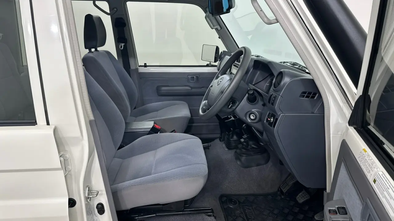 2019 Toyota Landcruiser Gallery Image 12