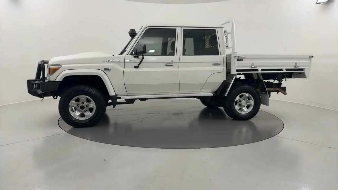 2019 Toyota Landcruiser Gallery Image 2