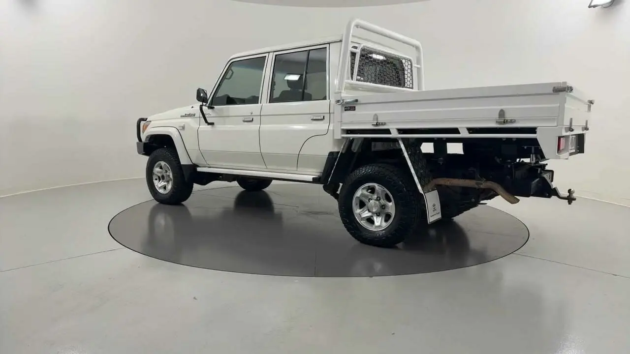 2019 Toyota Landcruiser Gallery Image 3