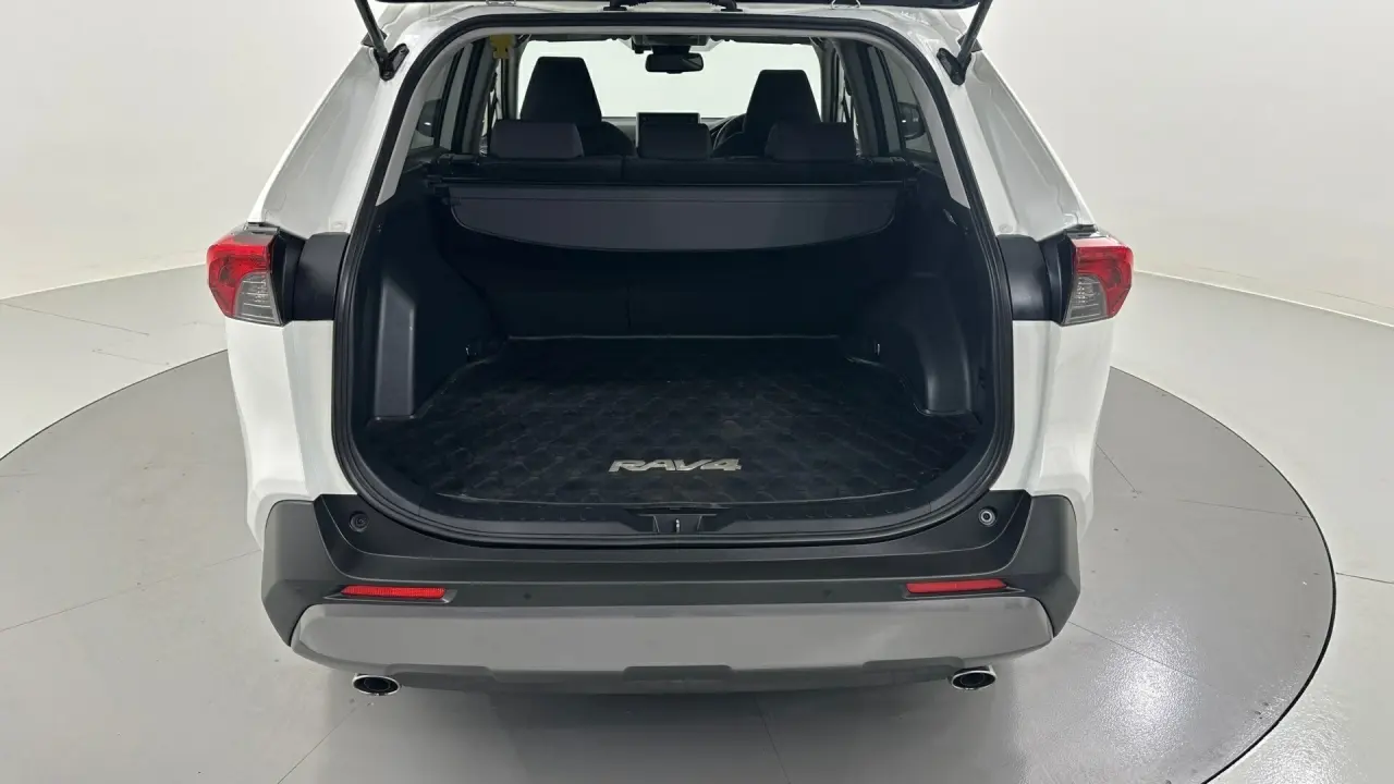 2020 Toyota RAV4 Gallery Image 17