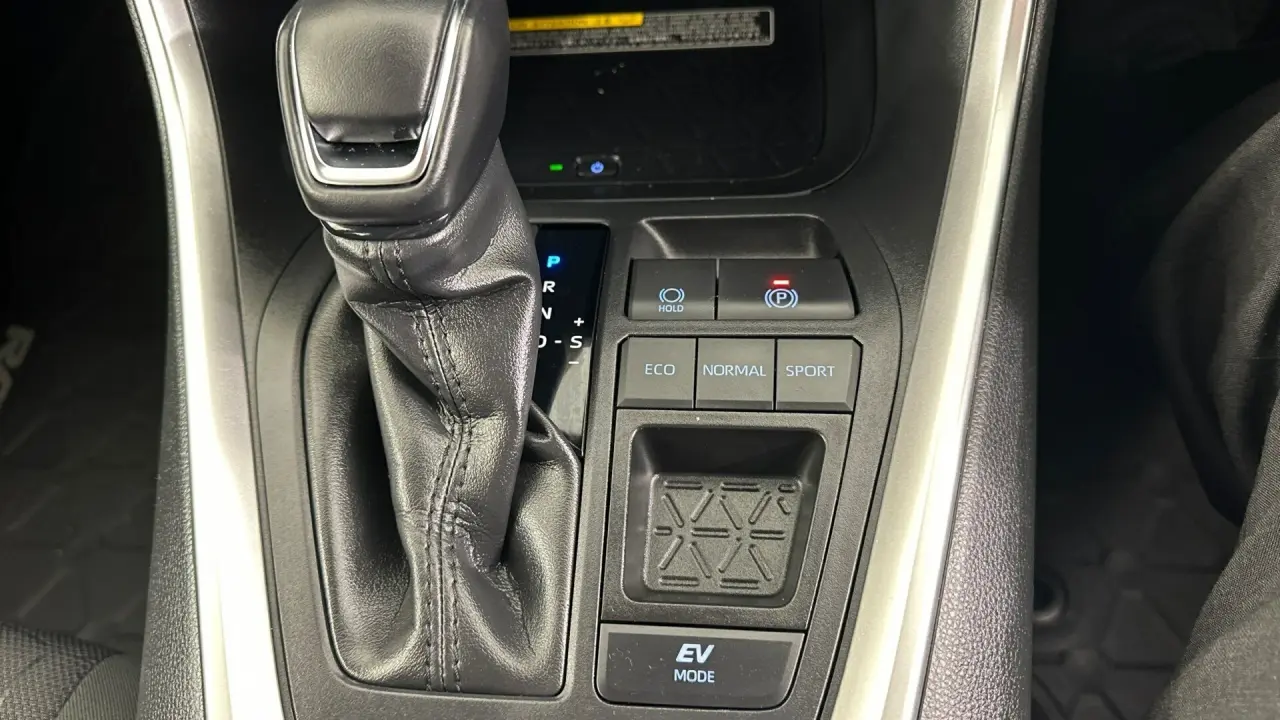 2020 Toyota RAV4 Gallery Image 19