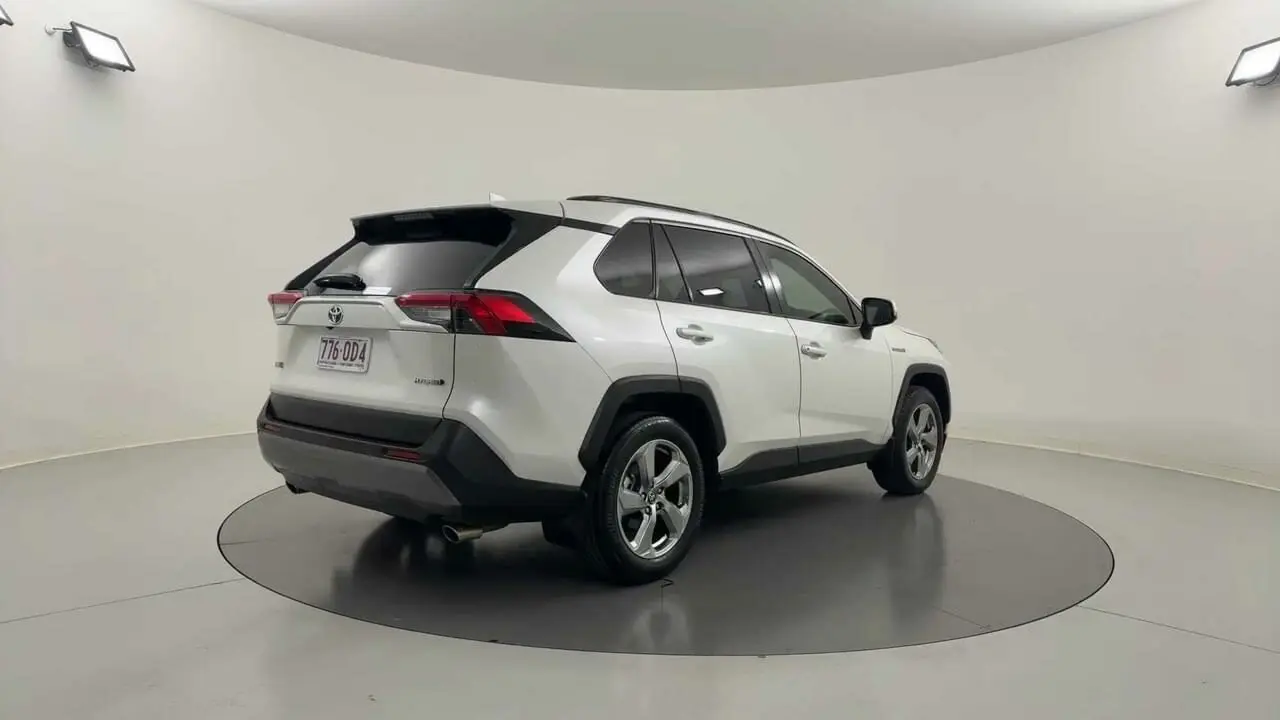 2020 Toyota RAV4 Gallery Image 5