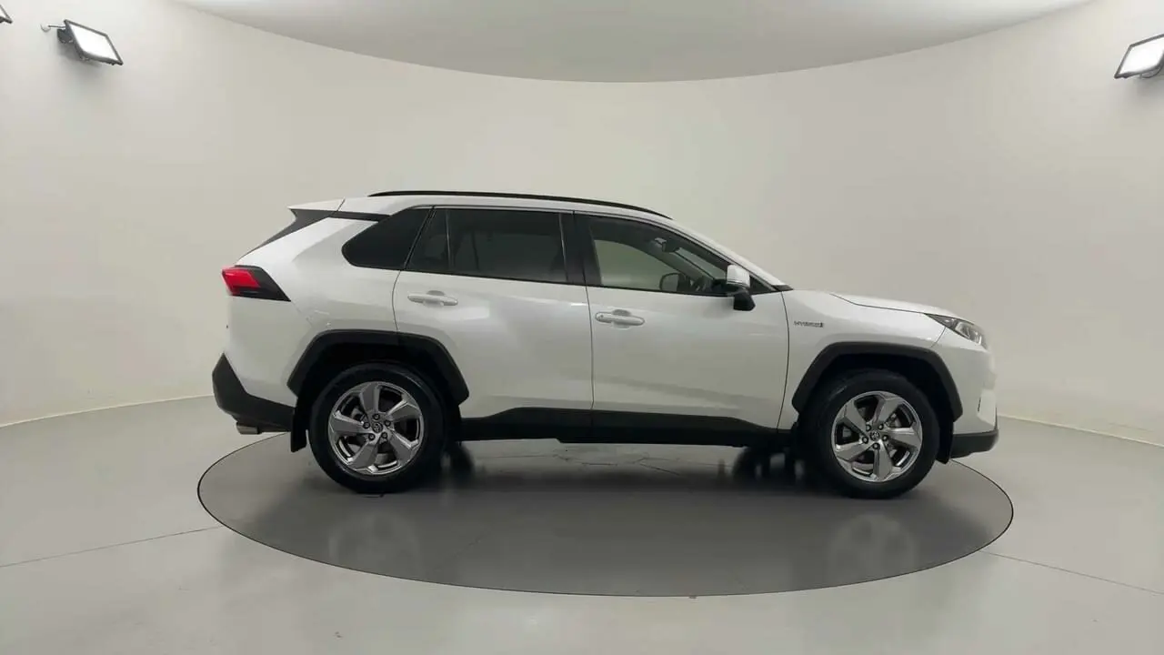 2020 Toyota RAV4 Gallery Image 6
