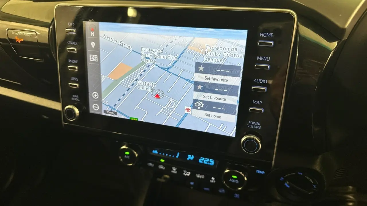 2020 Toyota Hilux Gallery Image 11