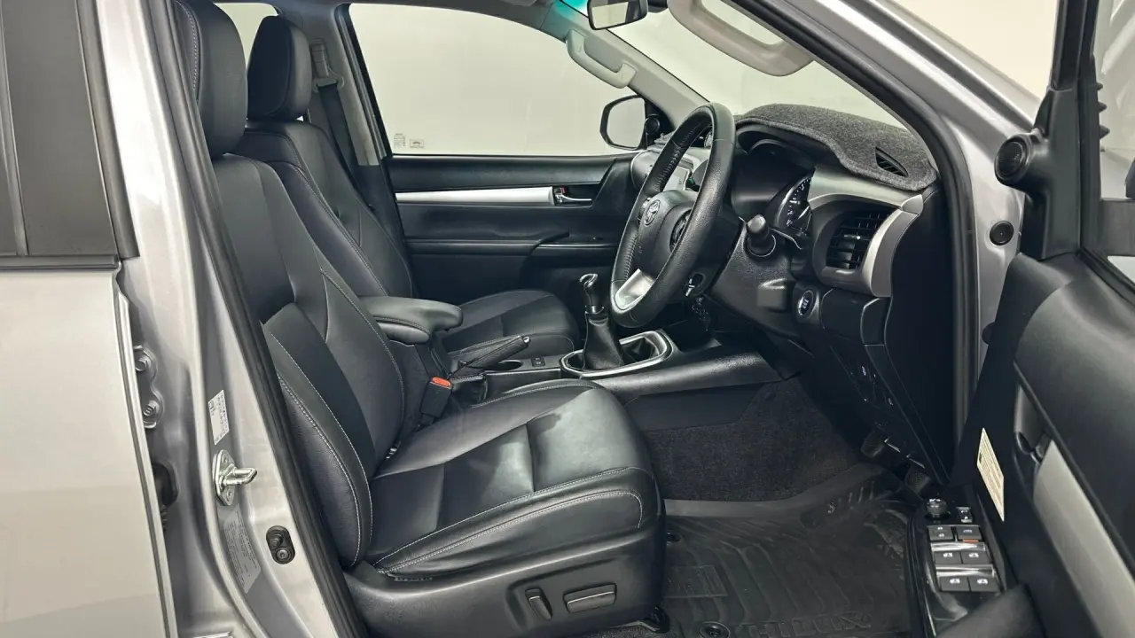 2020 Toyota Hilux Gallery Image 13
