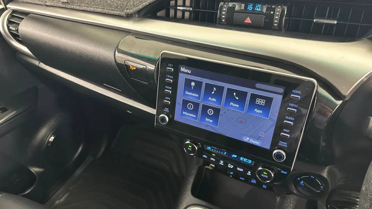 2020 Toyota Hilux Gallery Image 15