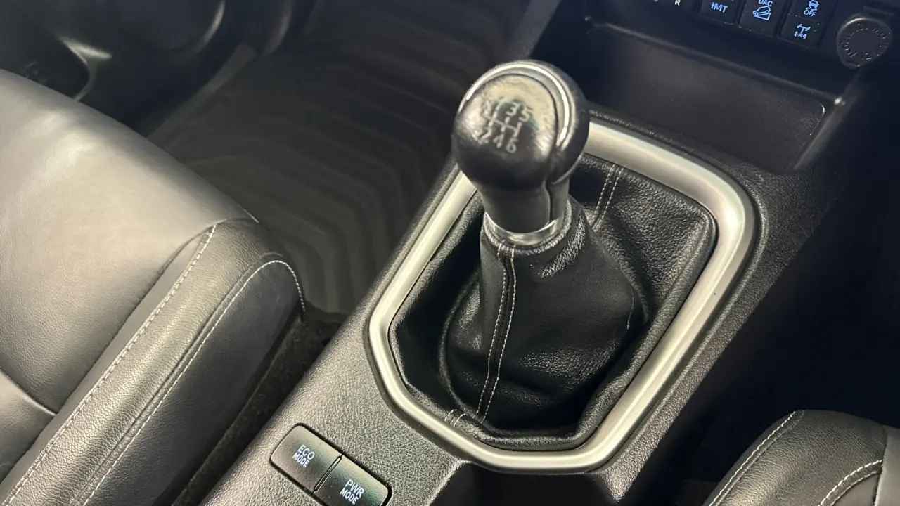 2020 Toyota Hilux Gallery Image 16