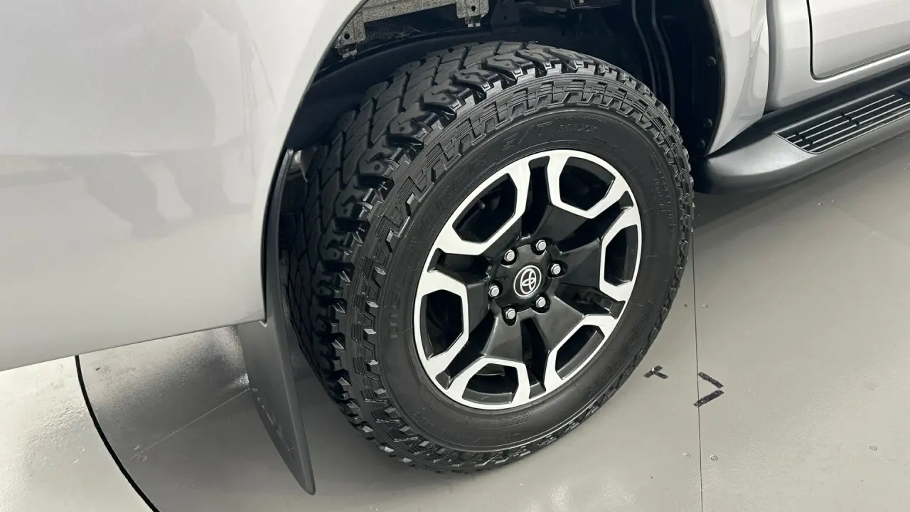 2020 Toyota Hilux Gallery Image 19