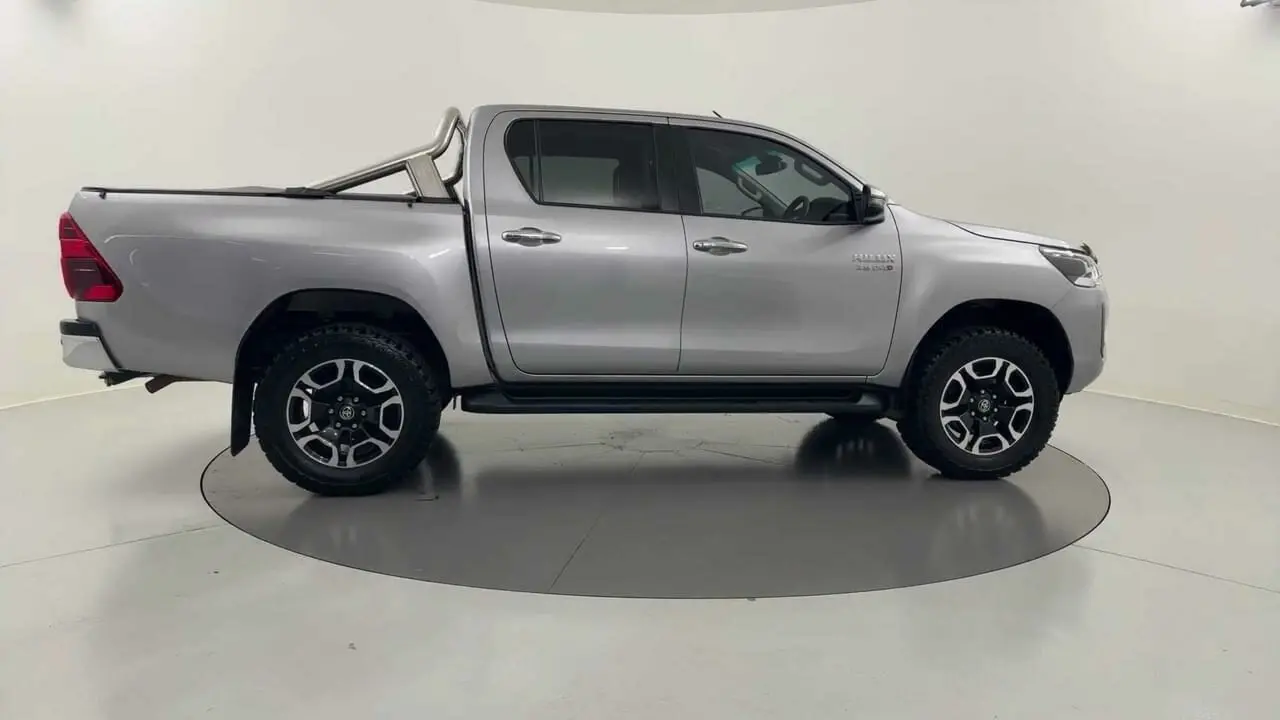 2020 Toyota Hilux Gallery Image 6