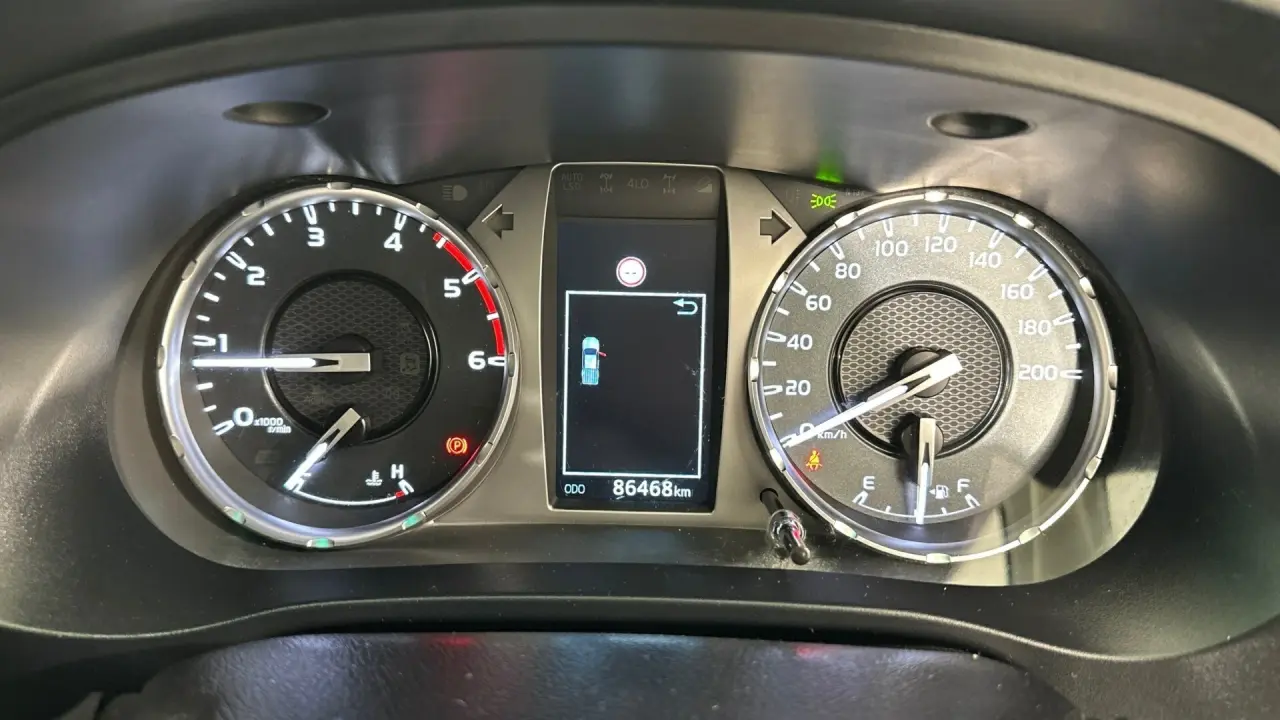 2020 Toyota Hilux Gallery Image 9